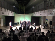 عرض مسرحية "غربَنا البحر" بالتعاون بين مسرح السرايا ومدرسة أجيال الثانويّة 